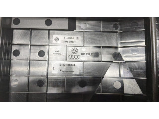 Блок предохранителей Audi Q3 2014-2018 1.4