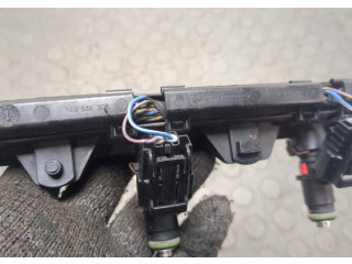 Форсунка топливная Skoda Fabia 2007-2014 03E906031C, 03E133320A