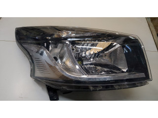 Фара передняя  Renault Trafic 2014-2021 правая 