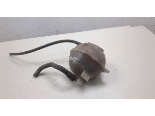 Бачок расширительный  Volkswagen Passat 4 1994-1996    