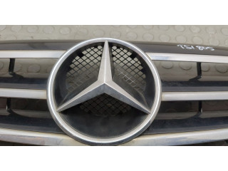 Решетка радиатора  Mercedes CLK W209 2002-2010          