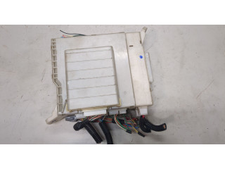 Блок предохранителей Lexus IS 2005-2013 8267253040 2.2