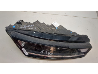 Фара передняя  Skoda Octavia (A8) 2019-2025 правая 