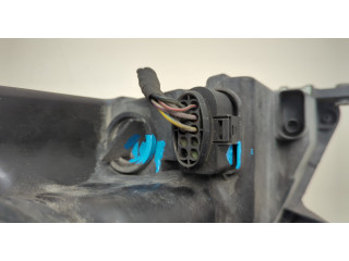 Фара передняя  Volkswagen Tiguan 2007-2011 правая 