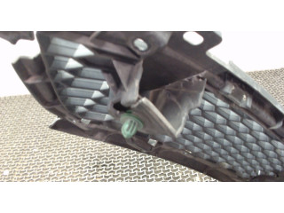 Решетка радиатора  Mitsubishi Outlander XL 2006-2012           2.4 