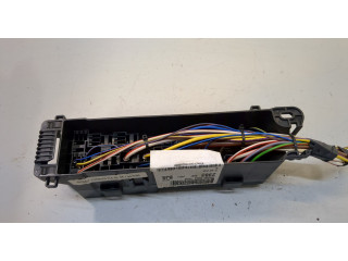 Блок предохранителей  Ford Kuga 2016-2019      GV4T14014BJE   