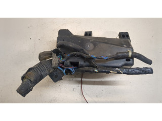 Блок предохранителей Mitsubishi Pajero / Montero 2000-2006