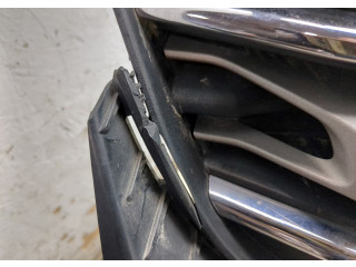 Решетка радиатора  Ford Explorer 2015-2019          FB5Z8200AC