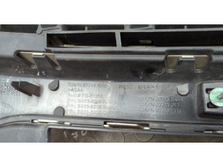 Решетка радиатора  Ford Explorer 2010-2015          