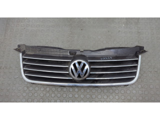 Решетка радиатора  Volkswagen Passat 5 2000-2005          
