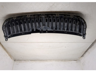 Решетка радиатора  Skoda SuperB 2008-2015          3T0853668A