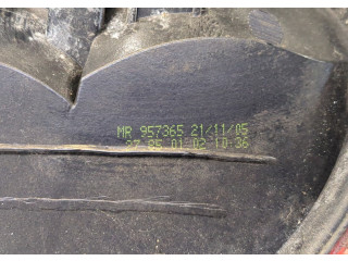 Задний фонарь MN186267 Mitsubishi Colt 2004-2008