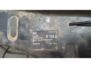 Замок капота  Skoda Octavia Tour 1996-2011     