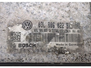 Блок управления двигателем  Skoda SuperB 2008-2015     