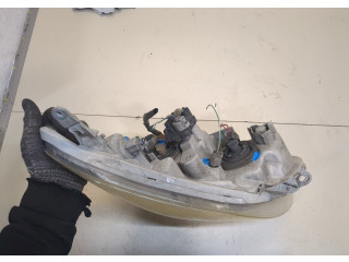 Фара передняя Toyota Corolla Verso 2002-2004 правая