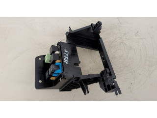 Блок реле Volkswagen Caddy 2010-2015