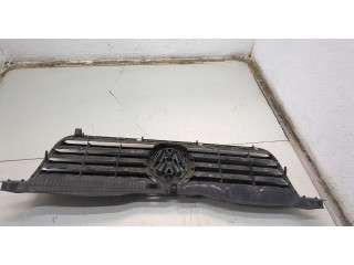 Решетка радиатора  Volkswagen Passat 5 2000-2005          