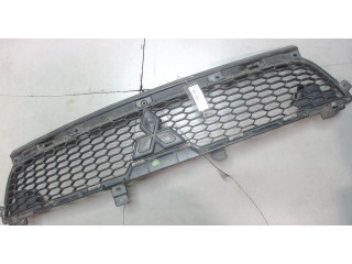 Решетка радиатора  Mitsubishi Outlander XL 2006-2012           2.4 