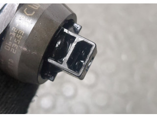 Форсунка топливная Volkswagen Golf 5 2003-2009 038130073BR