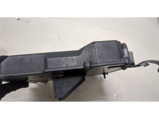 Крышка блока предохранителей Mitsubishi Space Star 1.9