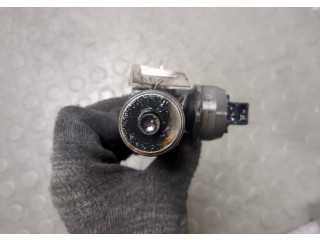 Форсунка топливная Volkswagen Golf 5 2003-2009 038130073BR