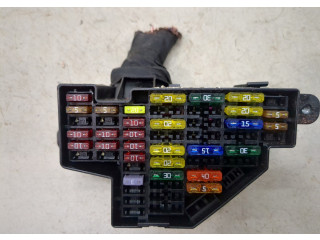 Блок предохранителей  Volkswagen Passat 7 2010-2015 Европа         