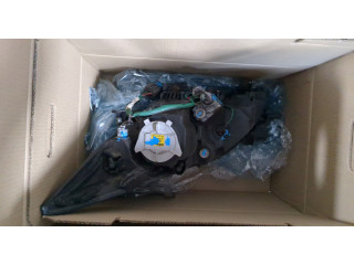 Фара передняя Mazda 3 (BL) 2009-2013 правая