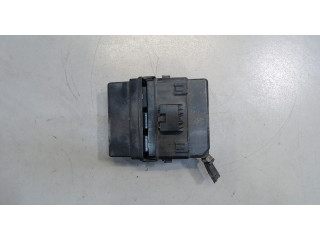 Блок реле Citroen C-Crosser MR301971 2.2