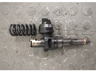 Форсунка топливная  Skoda Fabia 1999-2007    038130073AJ     