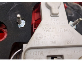 Задний фонарь