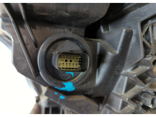 Фара передняя Cadillac XT5 2016-2019 правая