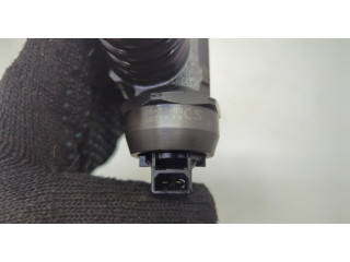 Форсунка топливная Volkswagen Golf 5 2003-2009 038130073BN