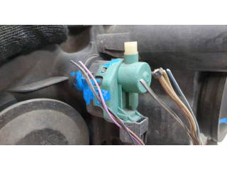 Фара передняя  Renault Scenic 2003-2009 правая 