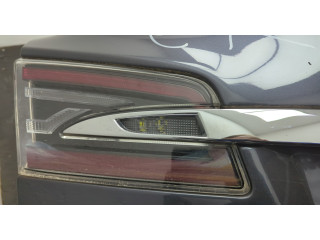 Замок багажника Tesla Model S