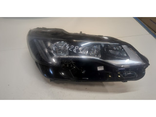 Фара передняя  Peugeot 3008 2020- правая 
