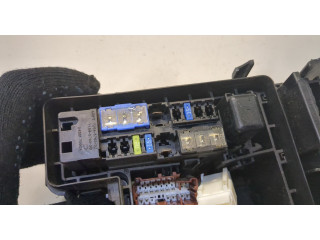 Блок предохранителей  Nissan Rogue 2014-2020      243817990a    2.5
