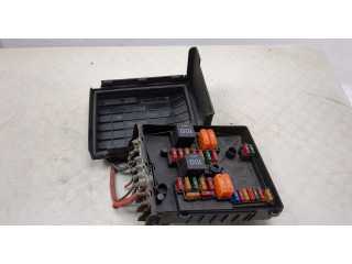 Блок предохранителей Volkswagen Caddy 2004-2015