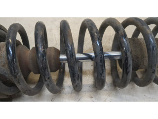 Стойка амортизатора Mitsubishi Carisma MR913122, M818685 1.6 бензин