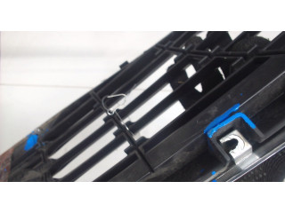 Решетка радиатора  KIA Sportage 2010-2016           