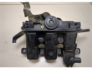 Клапанная крышка двигателя ДВС Renault Trafic 2014-2021 1.6