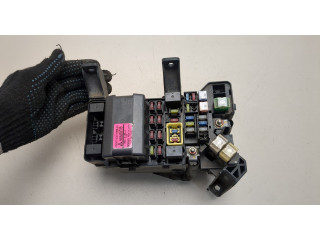 Блок предохранителей Mitsubishi Pajero / Montero 2000-2006 MR587816