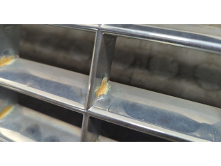 Решетка радиатора  Ford Explorer 2001-2006          