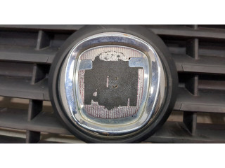 Решетка радиатора  Fiat Doblo 2005-2010          735395576