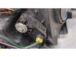 Фара передняя  KIA Carens 2013-2019 правая 