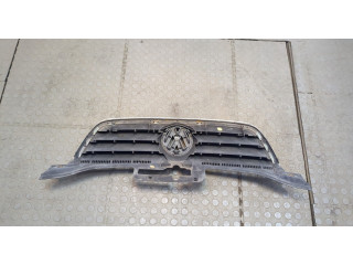 Решетка радиатора Volkswagen Touran 2003-2006