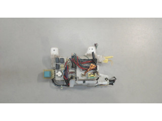 Блок предохранителей  Toyota Corolla Verso 2002-2004           1.8