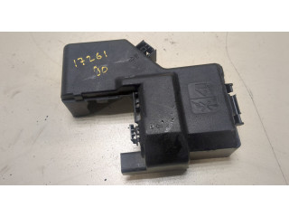 Крышка блока предохранителей  Cadillac XT5 2016-2019      71714667Y1   