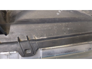 Фара передняя Mitsubishi Pajero / Montero 2000-2006 правая