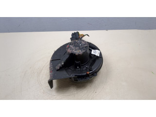 Моторчик печки  Skoda Fabia 2010-2014        