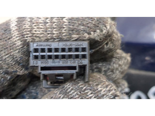 Зеркало боковое Skoda Yeti 2009-2014 левое